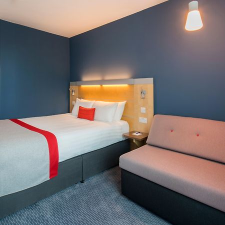 Holiday Inn Express Doncaster By Ihg Exterior photo