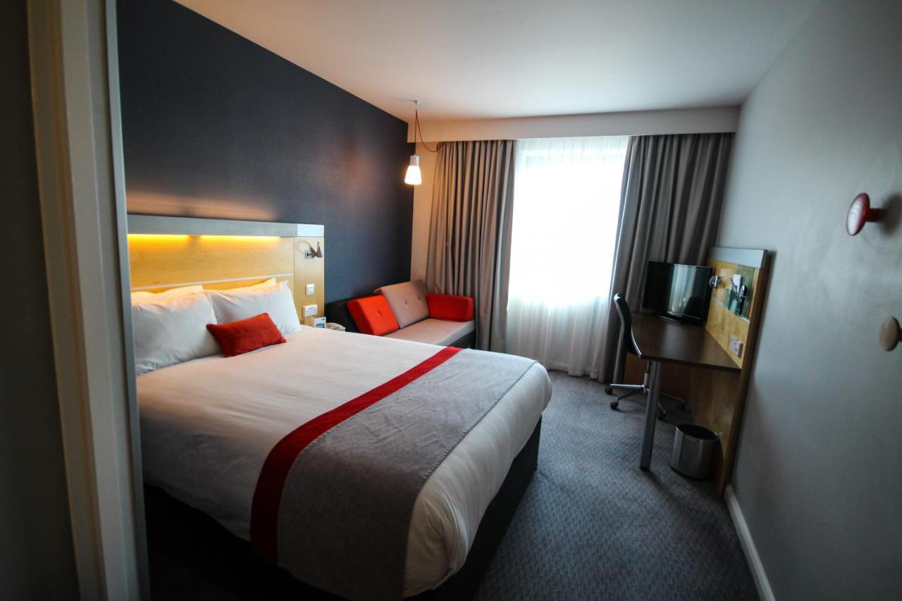 Holiday Inn Express Doncaster By Ihg Exterior photo