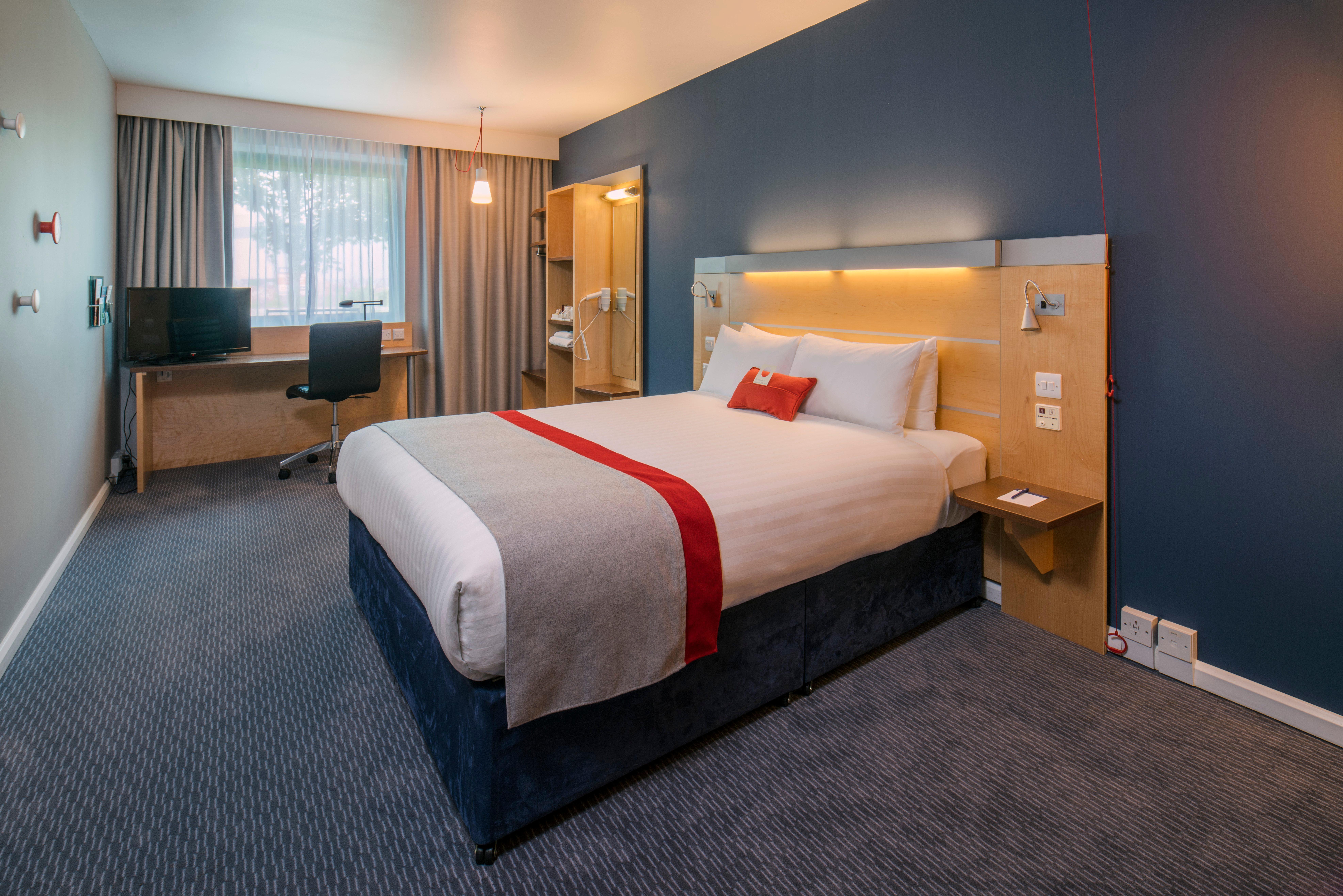 Holiday Inn Express Doncaster By Ihg Exterior photo