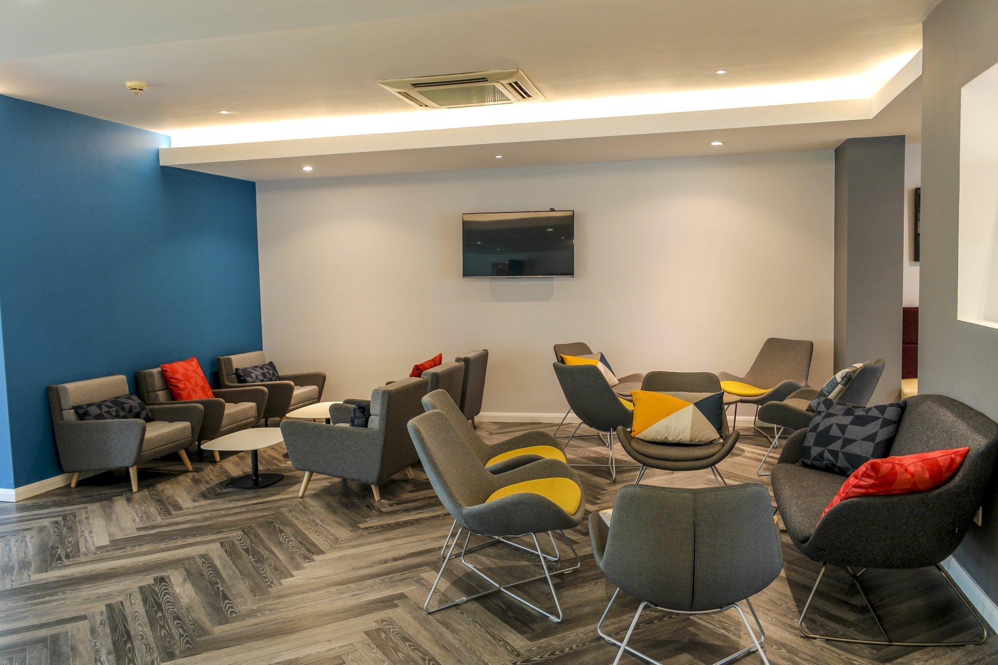 Holiday Inn Express Doncaster By Ihg Exterior photo