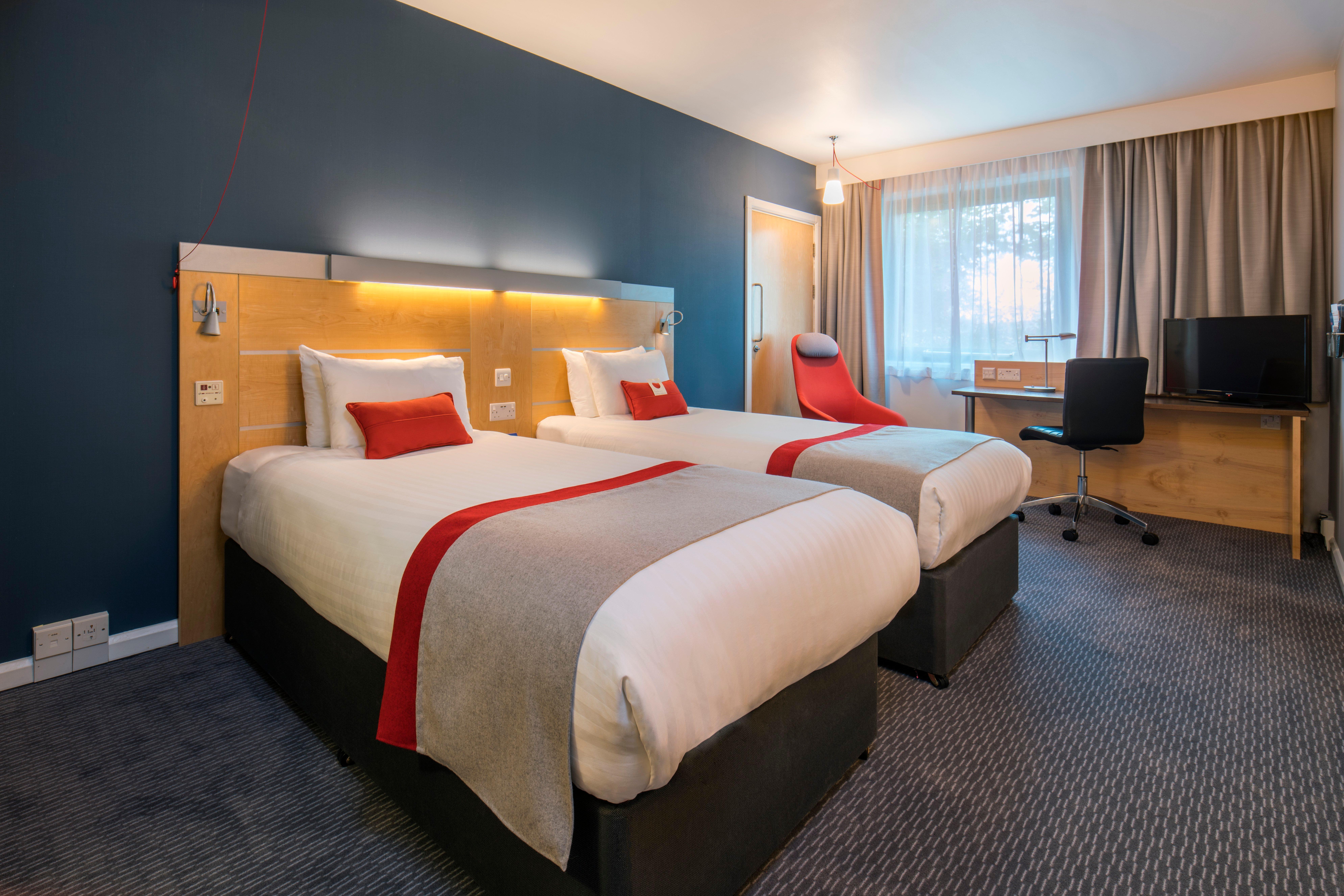 Holiday Inn Express Doncaster By Ihg Exterior photo