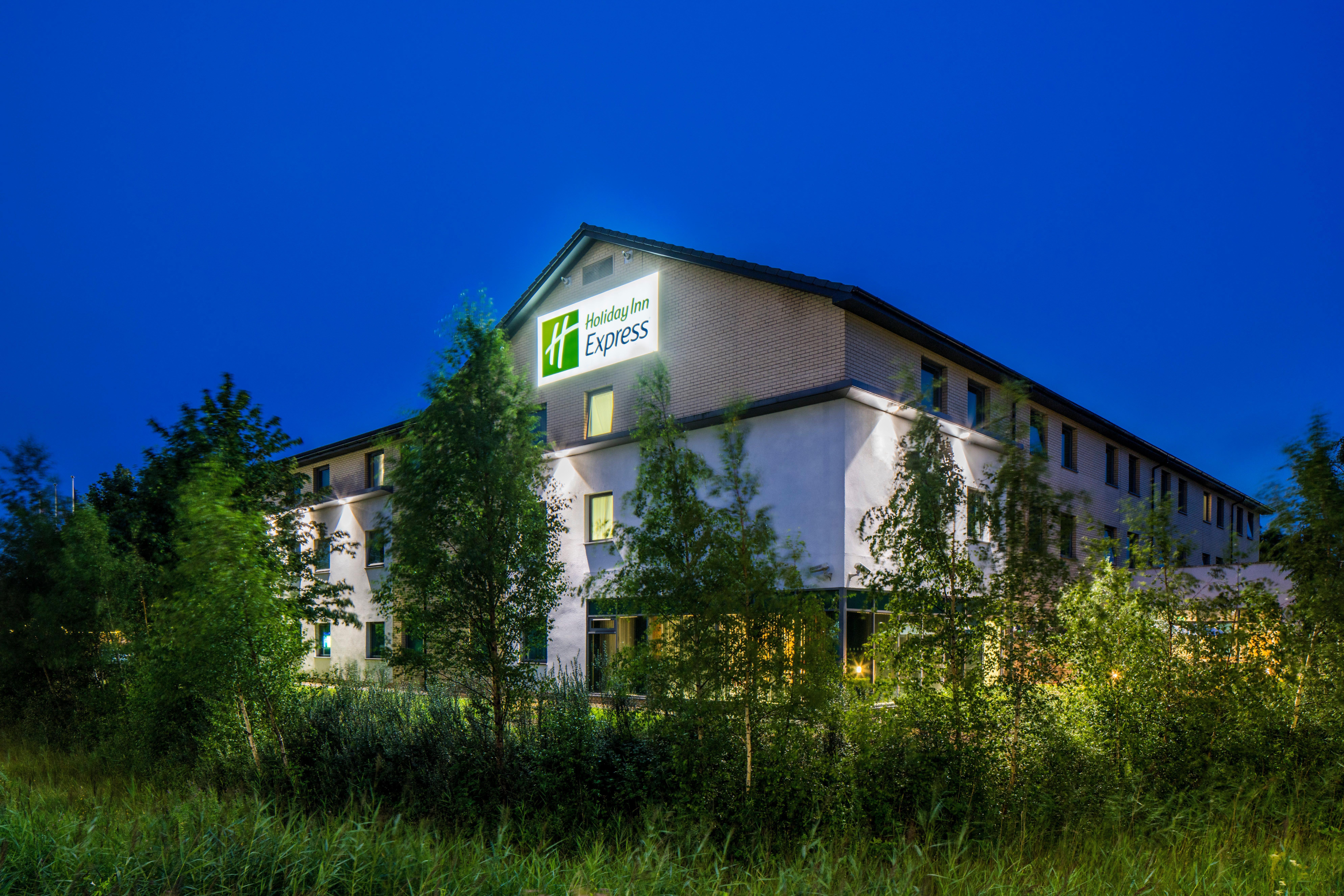 Holiday Inn Express Doncaster By Ihg Exterior photo