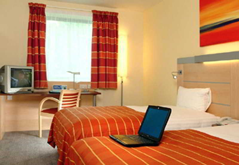 Holiday Inn Express Doncaster By Ihg Room photo