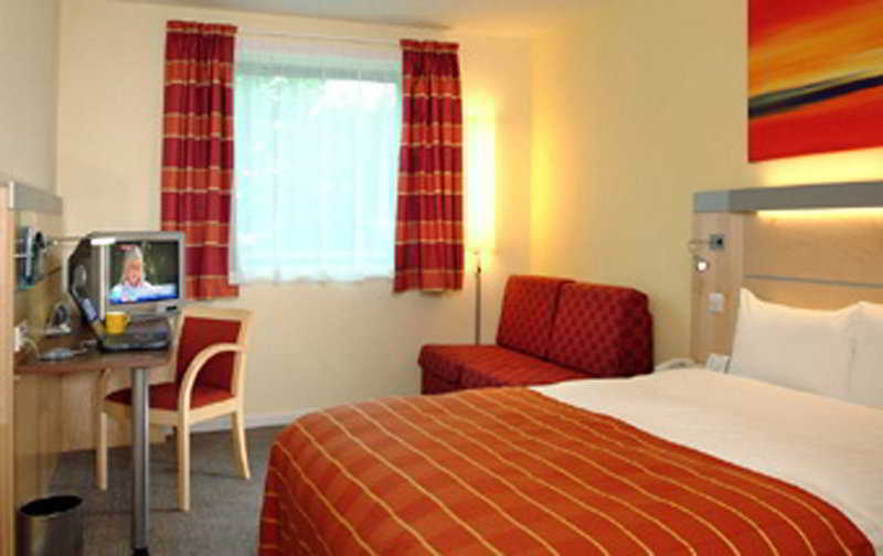 Holiday Inn Express Doncaster By Ihg Room photo