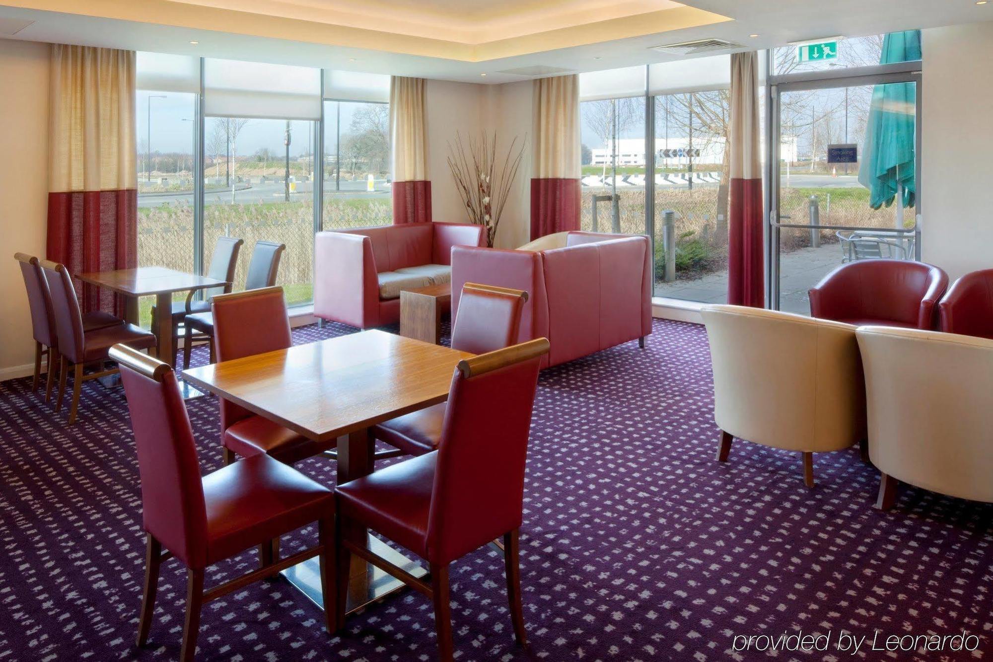 Holiday Inn Express Doncaster By Ihg Exterior photo
